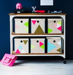 Triangulos de papel autoadhesivo para decorar cajas